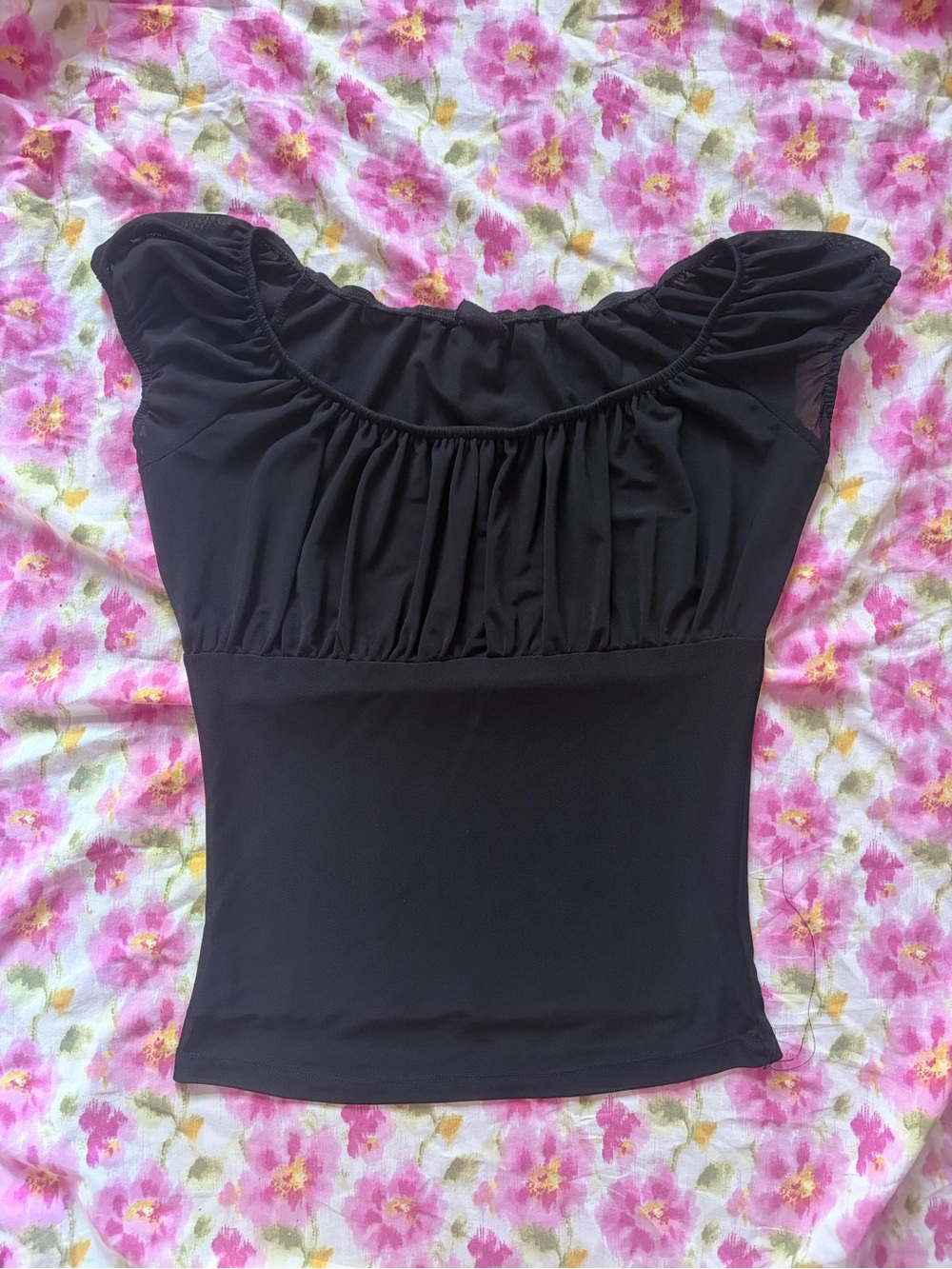 Brandy Melville Black Ruched Scoop-Neck Top 🖤